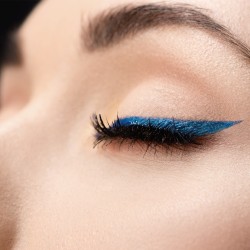 Eye liner bleu